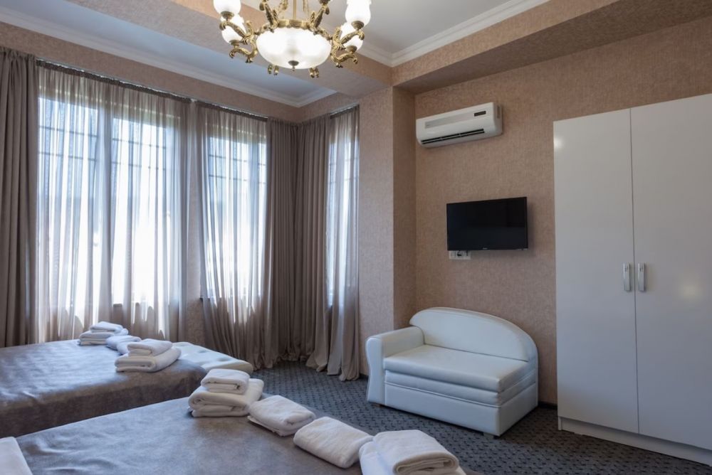 Quadriple City View, Piazza Tbilisi 3*