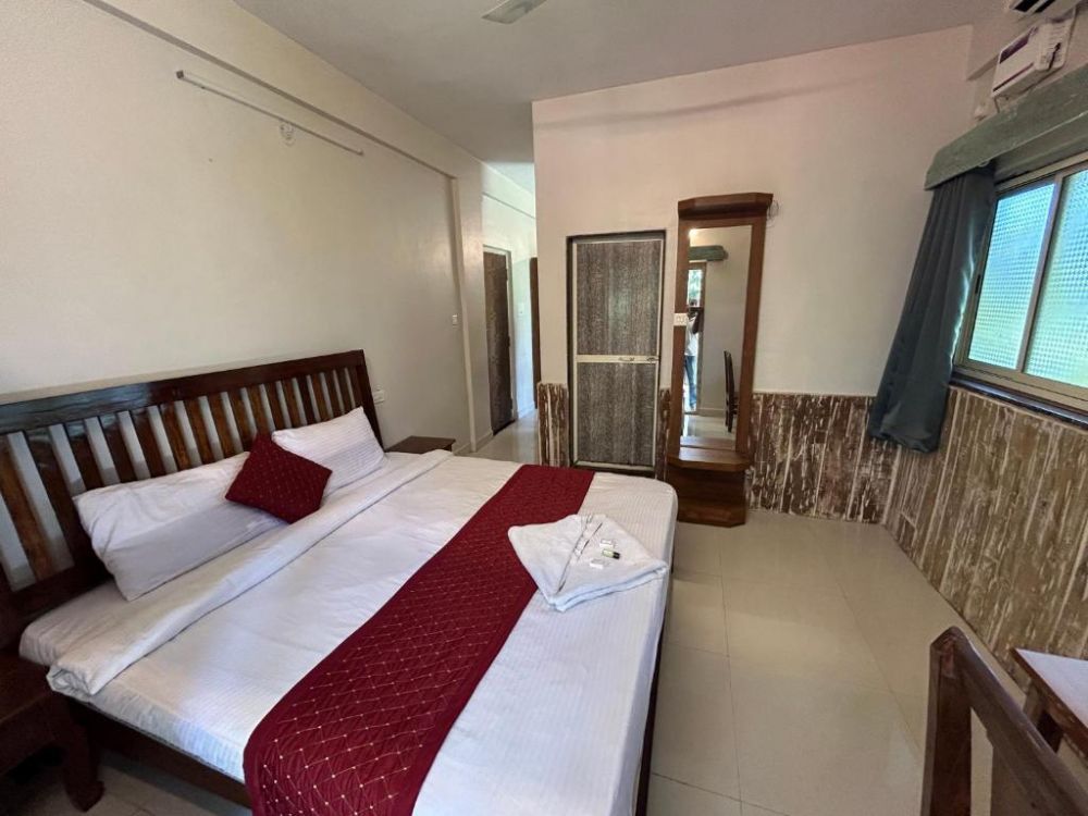 Family Studio AC with Kitchen, Shivam BNB 