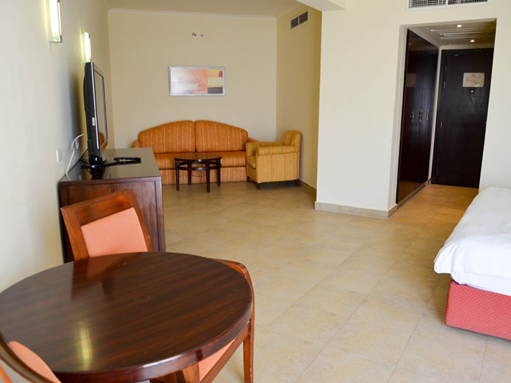 Family Room/ Pool View, Doubletree By Hilton Sharm Bay Resort Mountain Side 4*