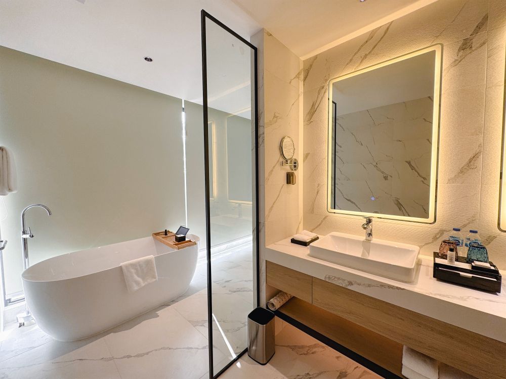 Grand Deluxe, Laya Resort Phuket Island (ex. Wanda Vista Resort Phuket Island Laya) 5*