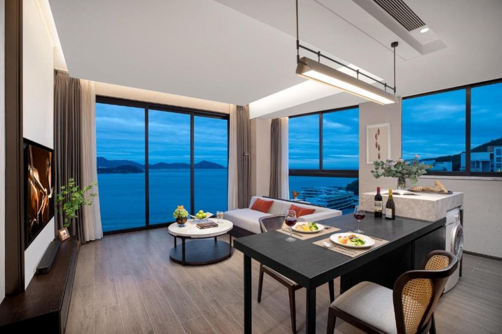 One-Bedroom Executive Seaview, Ascott Dadonghai Bay Sanya 5*