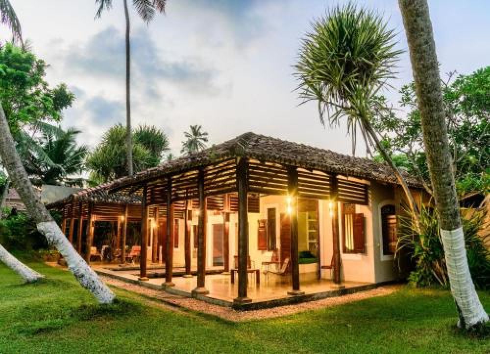 Villa, Apa Villa 4*