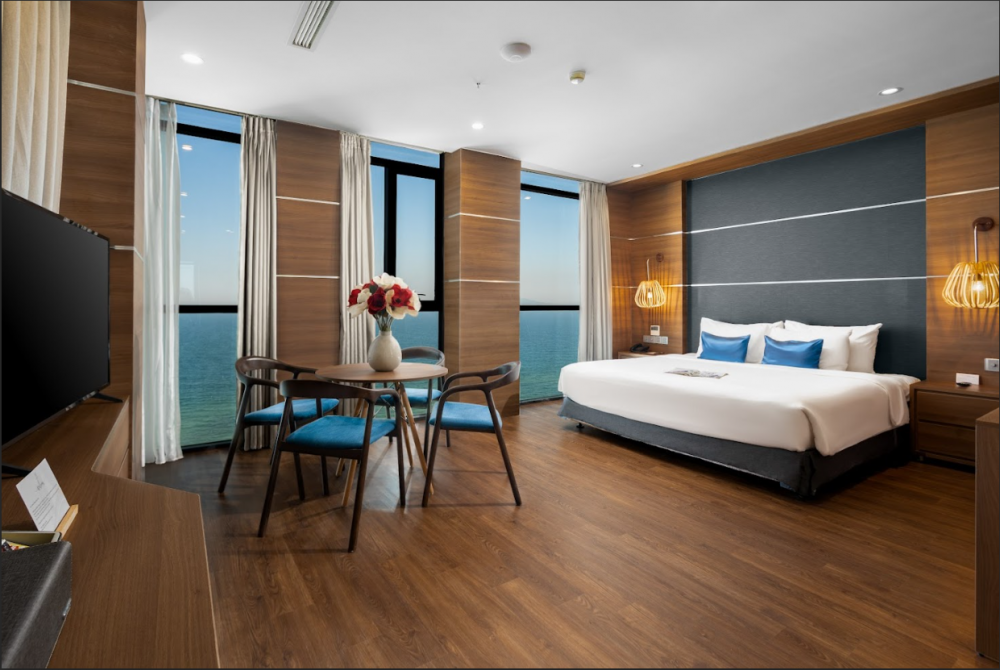 Beachfront 1 Bedroom Apartment, Haian Beach Hotel & Spa 4*