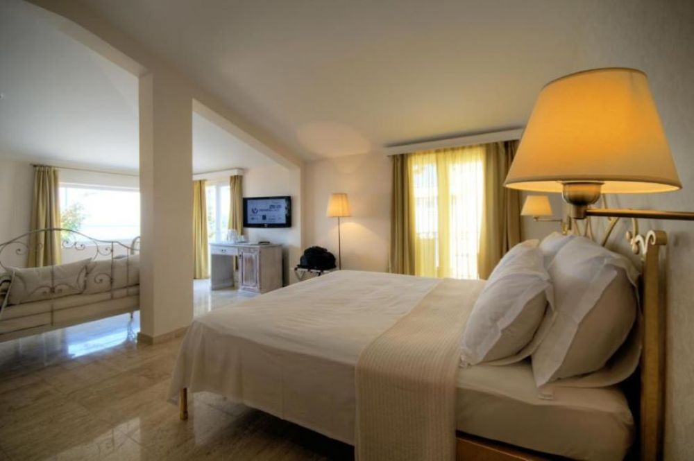 Lux Plus APP, Azimut 4*
