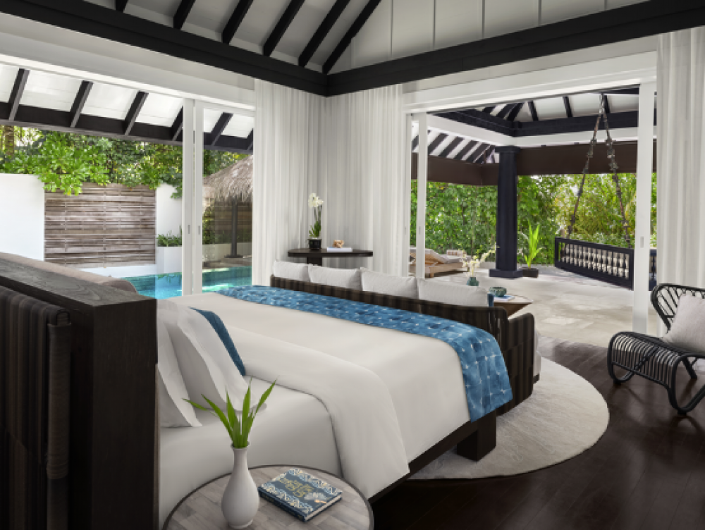 Beach House with Pool, Naladhu Maldives 5*