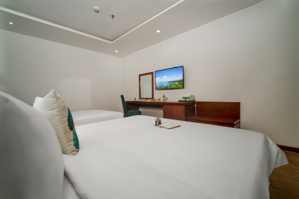Superior/Deluxe Triple, Crystal Hotel Danang 3*