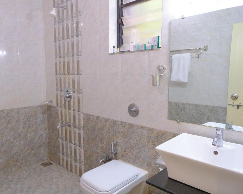 Super Deluxe Room, The Byke Royal Pearl (Pure Veg) 2*