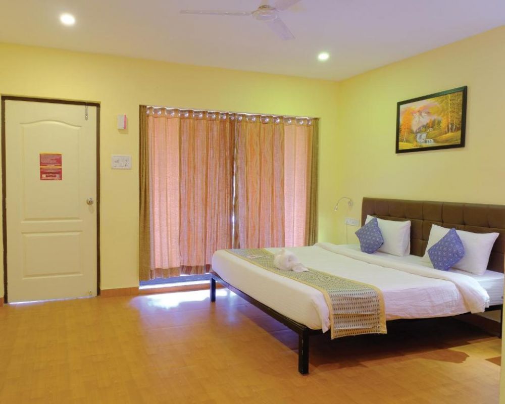 Super Deluxe Room, The Byke Royal Pearl (Pure Veg) 2*