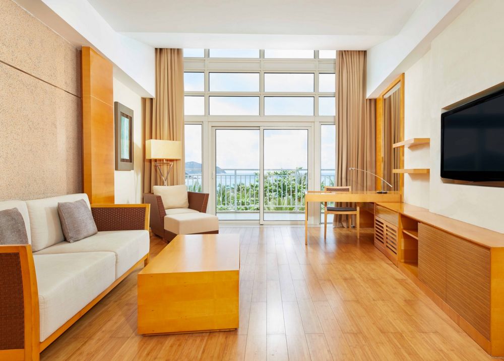 Seafront Suite, Four Points by Sheraton Shenzhou Peninsula 5*