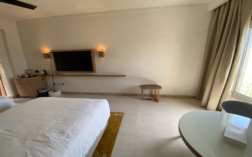 Beachside Premium Room Garden or Sea View (ex.Premium), Doubletree By Hilton Sharm Bay Resort Mountain Side 4*