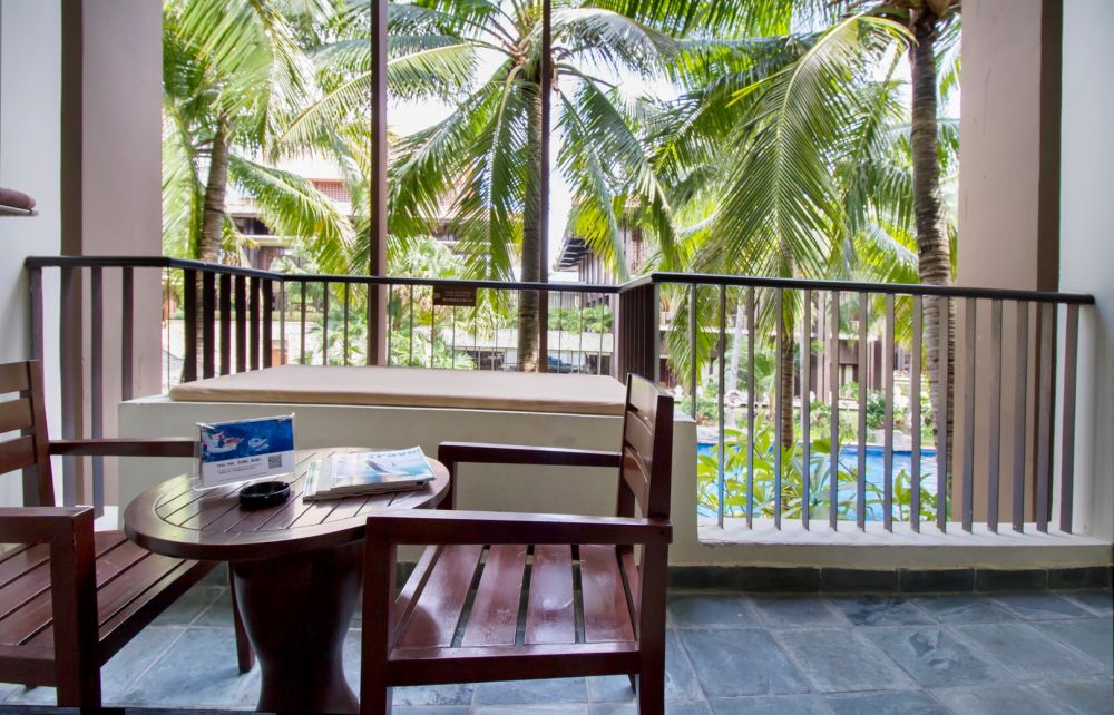 Deluxe Pool View Room, Pullman Sanya Yalong Bay Resort & Spa 5*