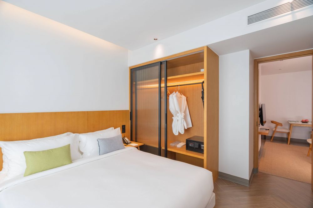 Suite Pool Access, Wyndham Garden Phuket Kamala 5*