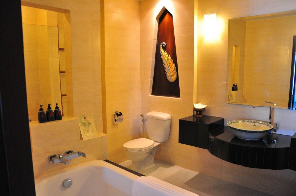 Deluxe Pool Access, Navatara Phuket Resort 4*