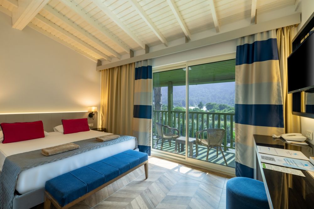 Deluxe Family Room with Bunkbed, Crystal Flora Pearl Collection (ex. Crystal Flora Beach Resort) 5*
