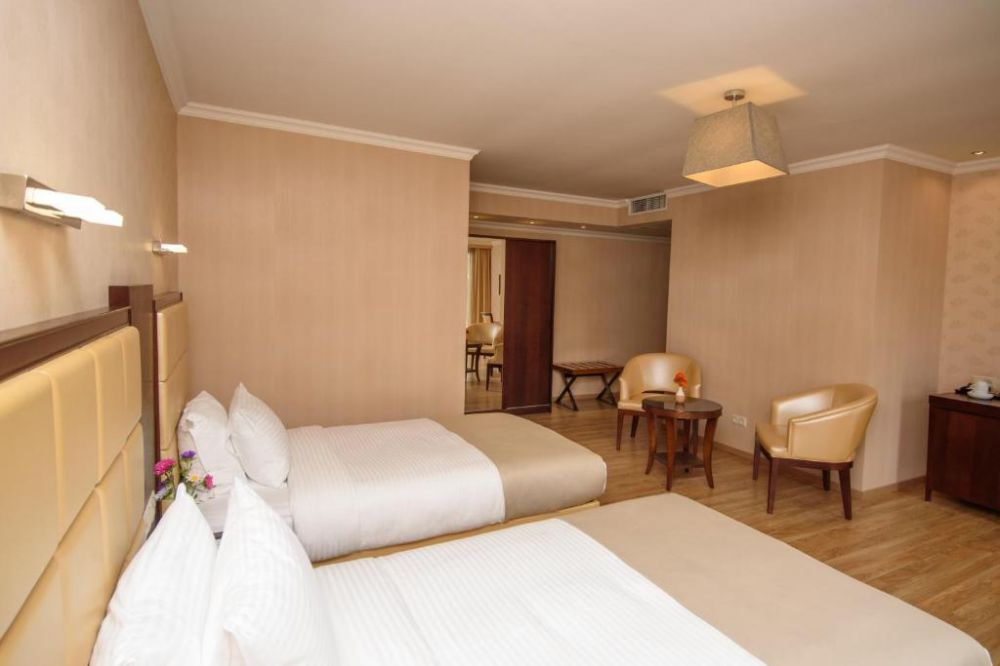 Panorama, KMM Hotel 4*