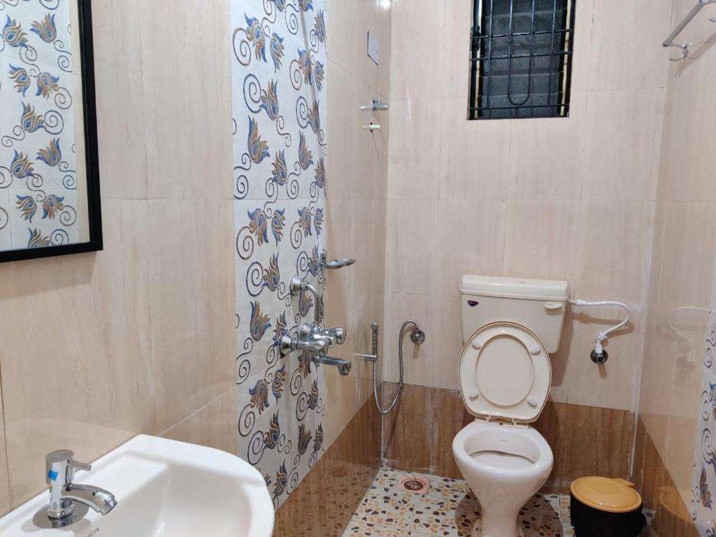 Deluxe Non AC, Prakash Holiday Inn (ex. Rishi House) 2*