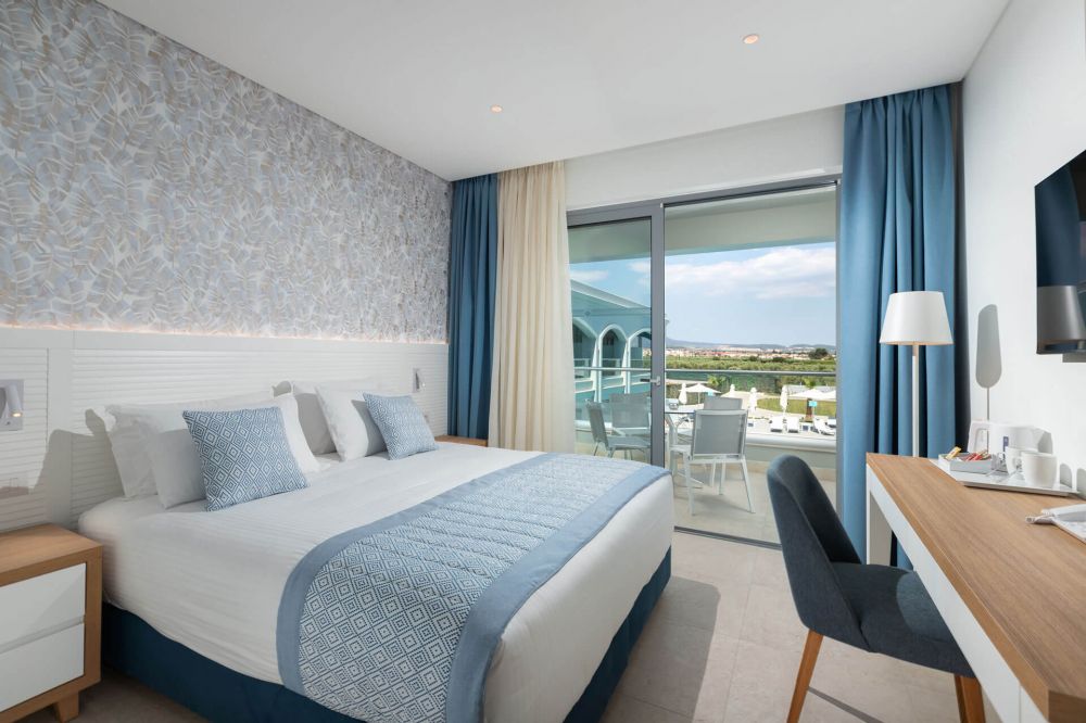 Standard Room Pool View, Blue Lagoon Queen 5*