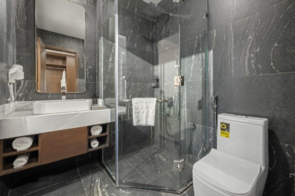Deluxe City View with Window, Golden Lotus Grand Hotel 4*