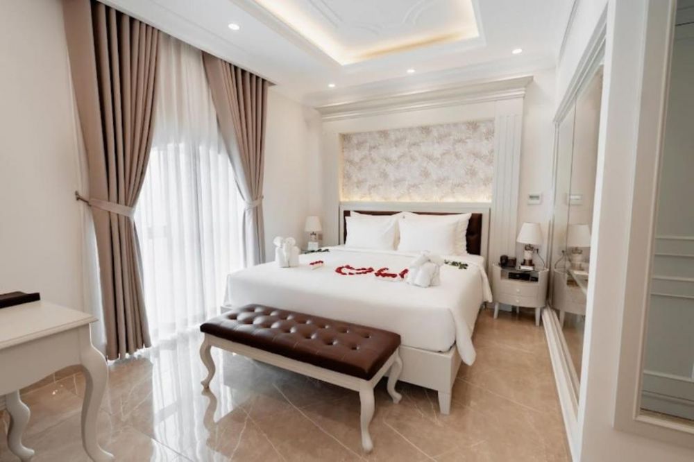 Luxury Suite, MerPerle Beach Hotel 4*