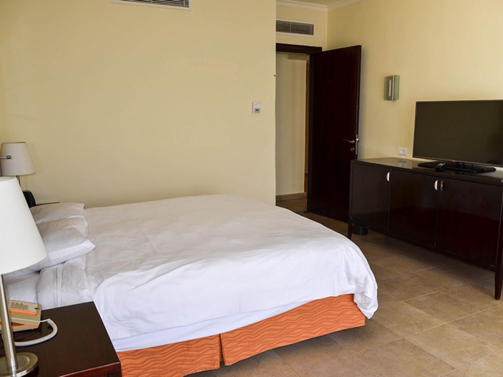Mountainside King Deluxe Suite Pool view (ex.Family Deluxe Pool Room), Doubletree By Hilton Sharm Bay Resort Mountain Side 4*