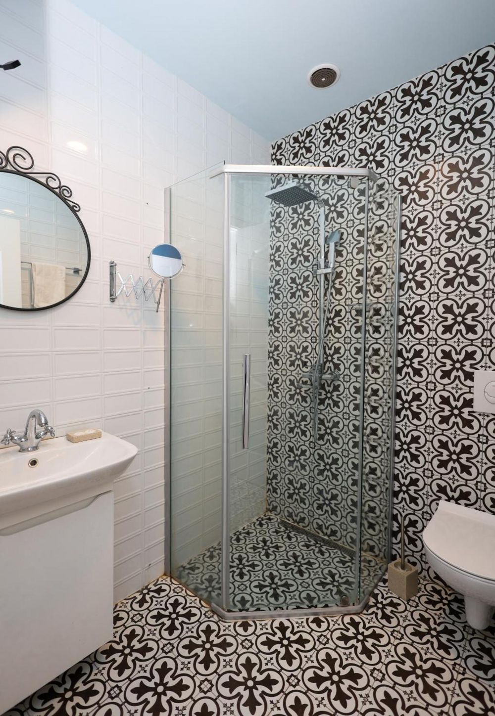 Standard Triple Room, Magnolia Tbilisi 4*