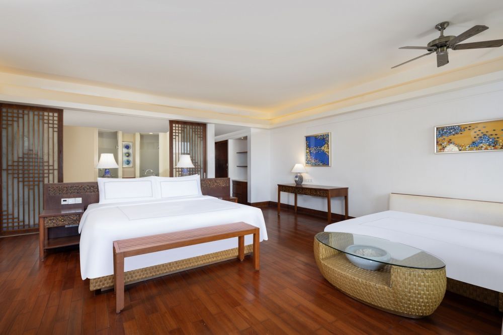 Swiss Superior family King bed room (ex.Grand Family Room), Swissotel & Grand Mercure Sanya Yalong Bay 5*