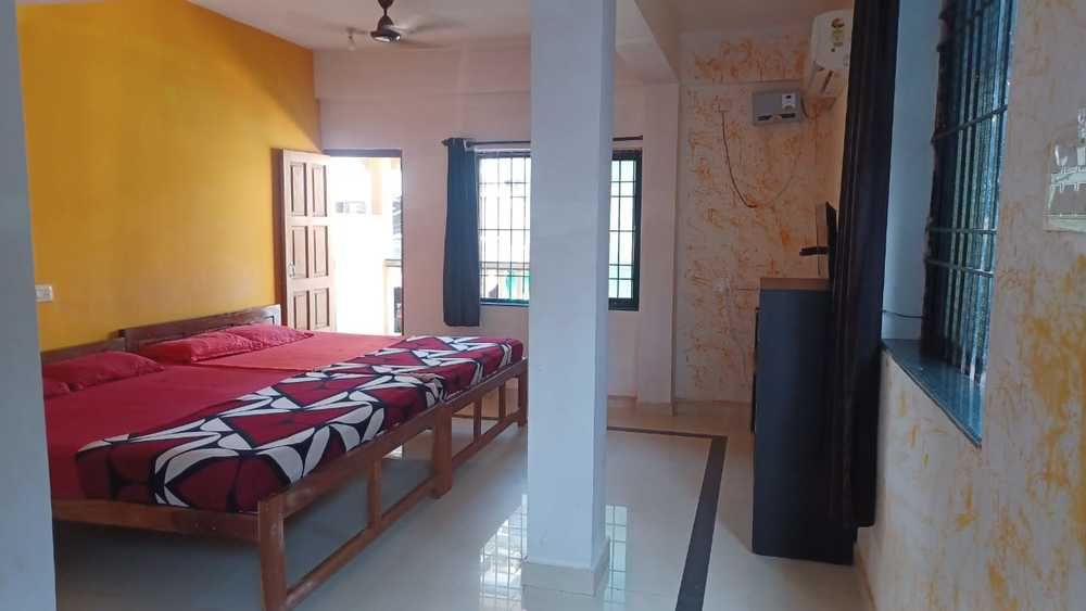 Deluxe AC, Prakash Holiday Inn (ex. Rishi House) 2*