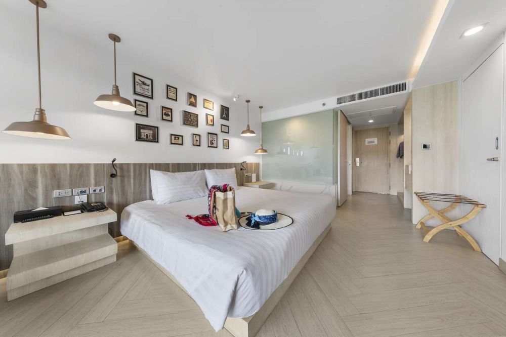 Deluxe, Mayaana Beach Resort (ex.Golden Tulip Pattaya Beach Resort) 5*