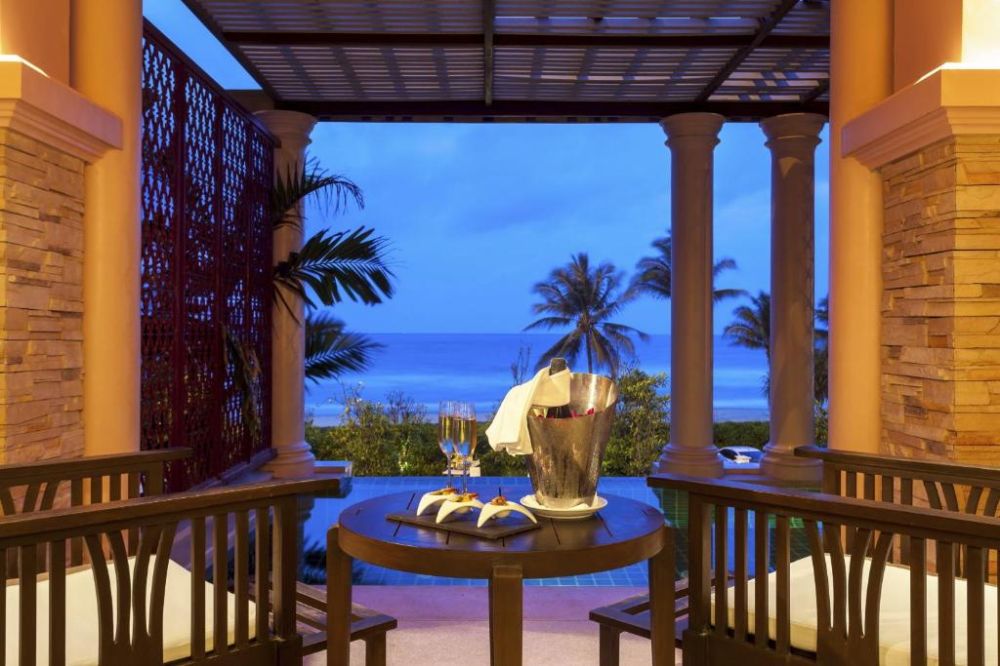 Premier Suite Private Pool Incl. Club Benefits, Centara Grand Beach Resort Phuket 5*