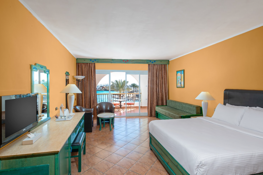 Standard Room/Lagoon View, Arabia Azur 4*