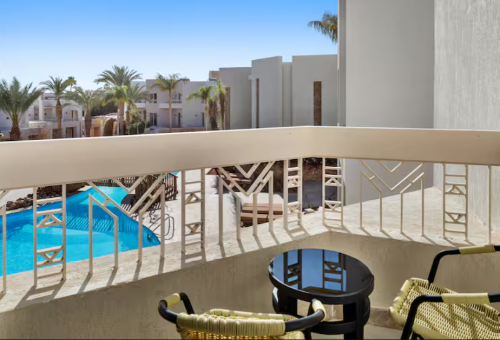 Beachside Premium Suite PV/SV, Doubletree By Hilton Sharm Bay Resort Mountain Side 4*