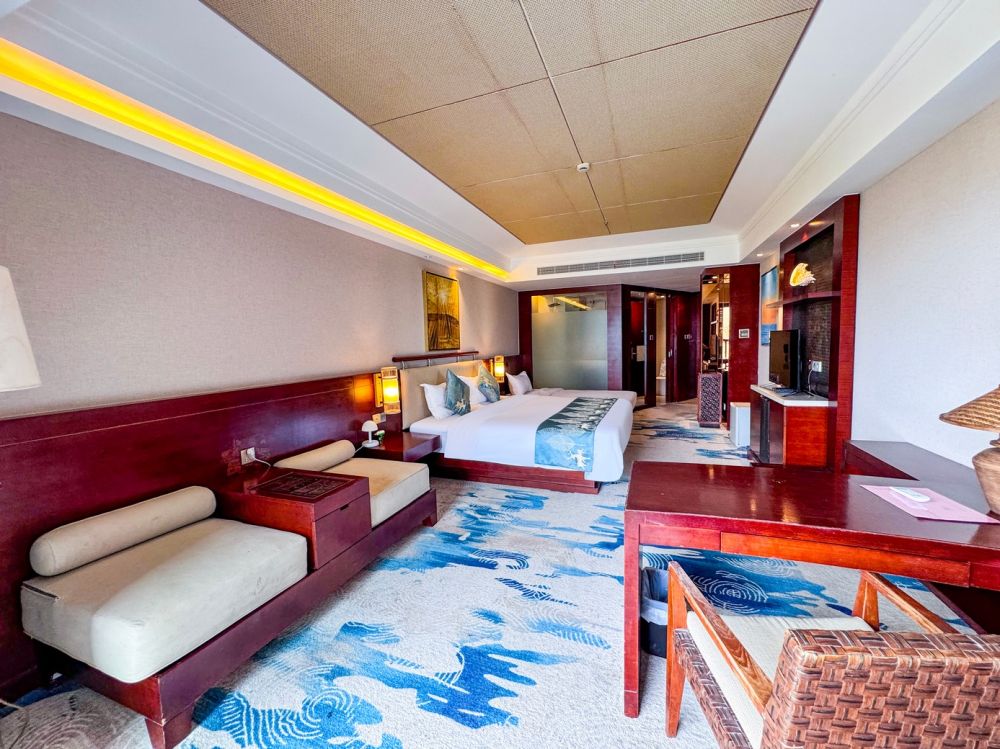 Luxury OV/ Luxury OV Family, Sanya Marina Sea View Hotel (ex.Marina Spa Hotel Sanya) 4*
