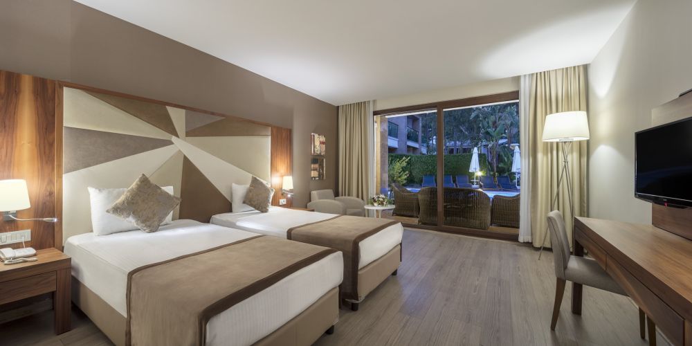 Lagoon Family Deluxe (Swim-Up Sharing Pool), Nirvana Mediterranean Excellence 5*