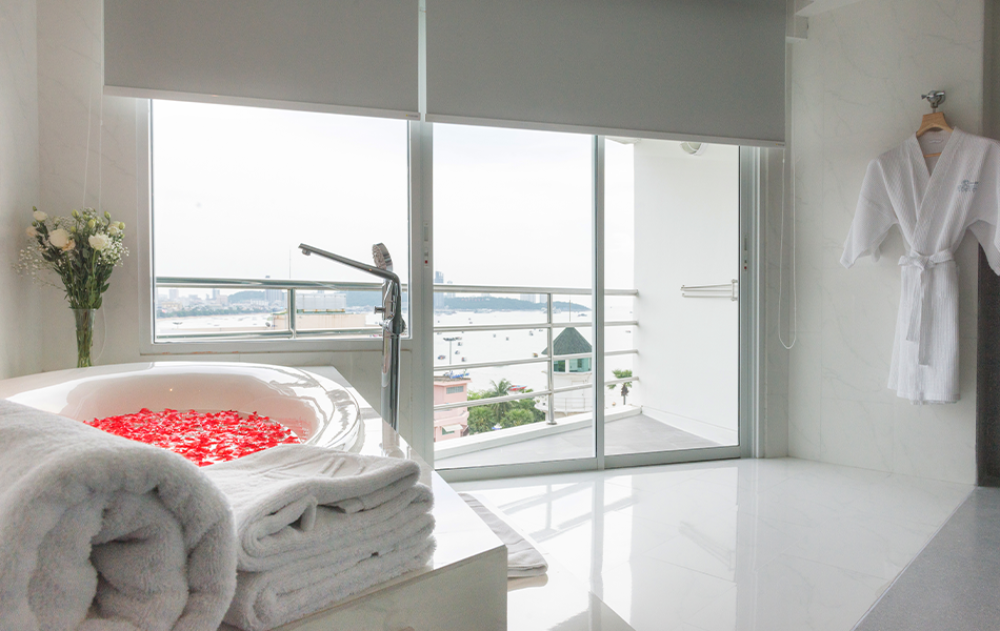 Panoramic Ocean View Suite, Cruise Hotel (The) (ex. A-One The Royal Cruise Hotel) 4*