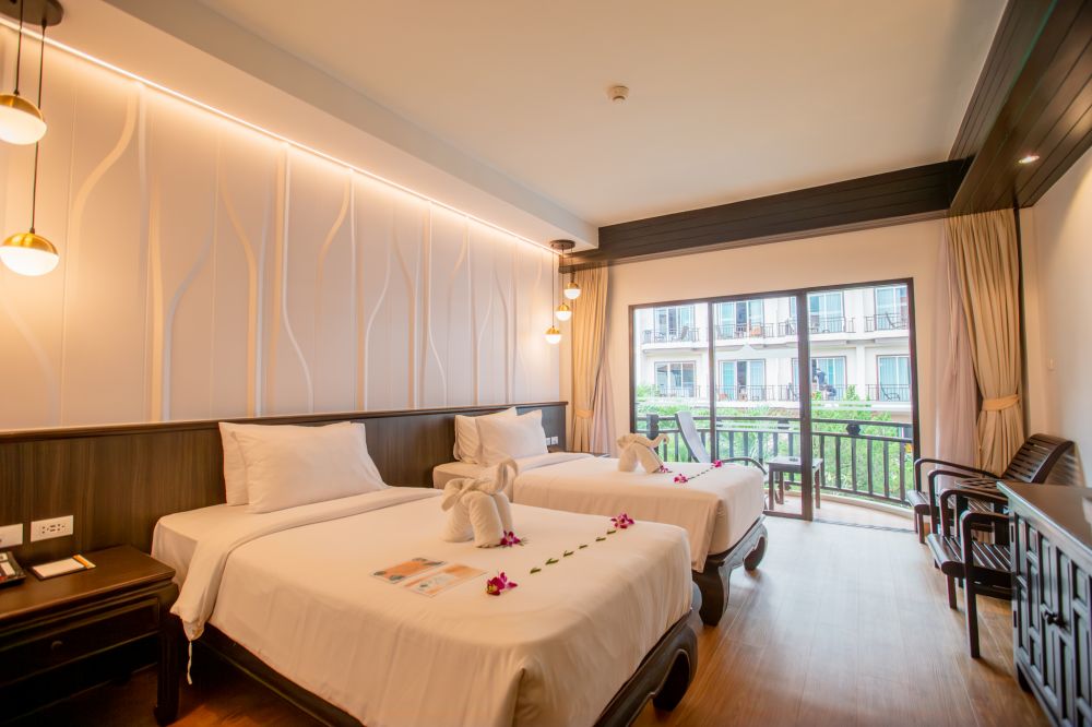 Deluxe PV, Nipa Resort 4*