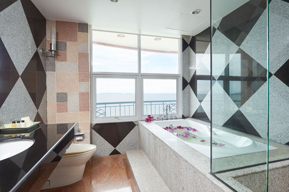 Royal Suite, Long Beach Garden Hotel & Pavillons 4*