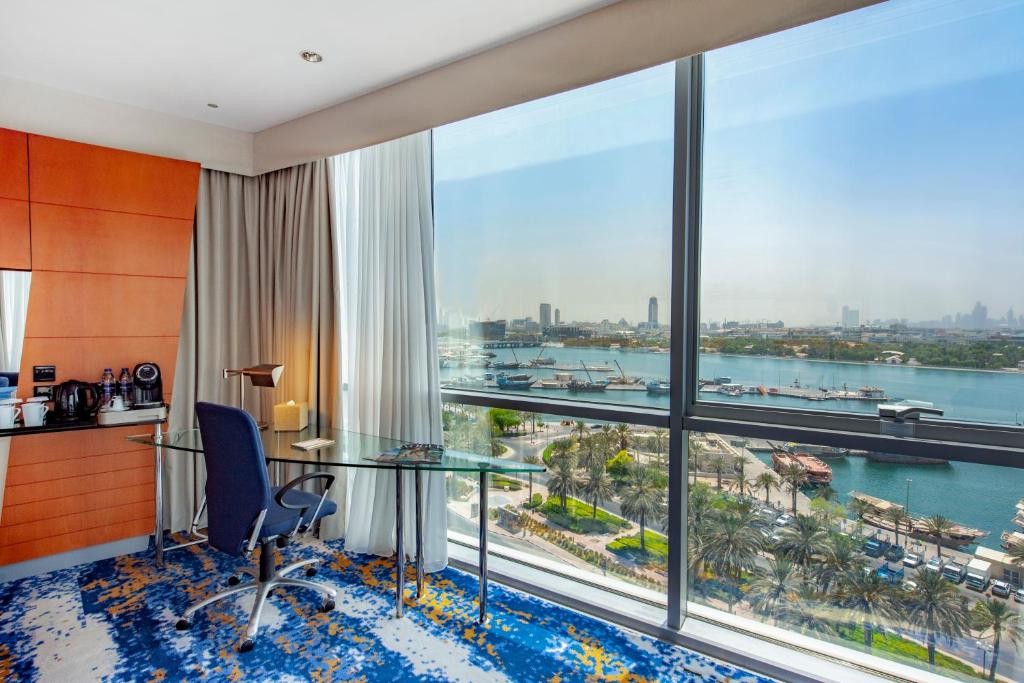 Premier Waterfront, Mövenpick Dubai Creek (ex. Golden Sands Hotel Creek) 5*