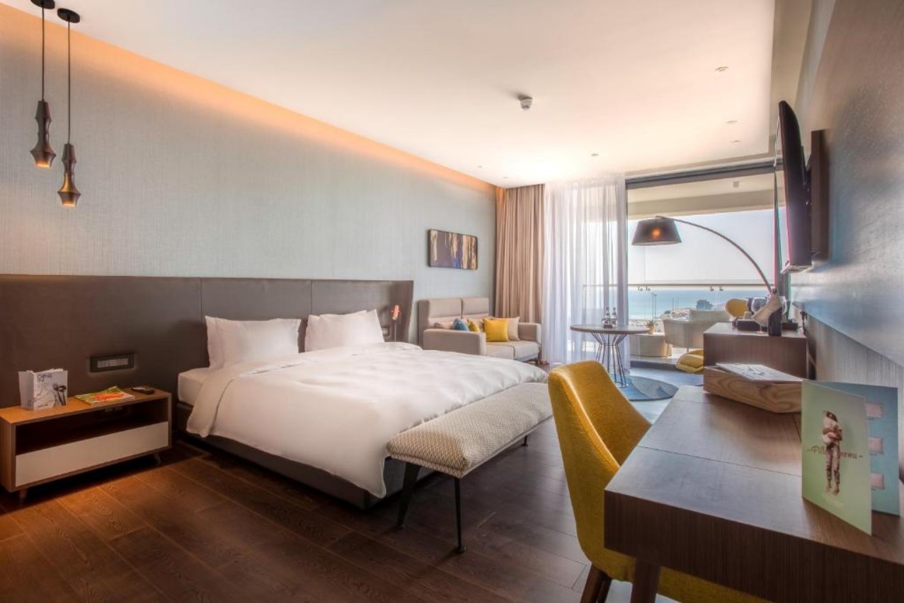 Premium Sea View, Radisson Blu Hotel Larnaca 5*