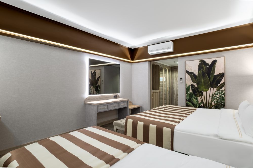 Standard Room, Utopia World Hotel 5*