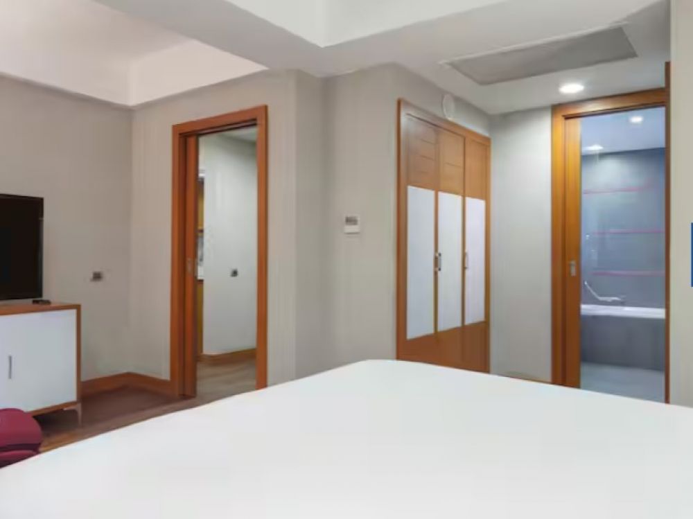 King Marina Suite with Marina View, Double Tree Hilton Kusadasi 
