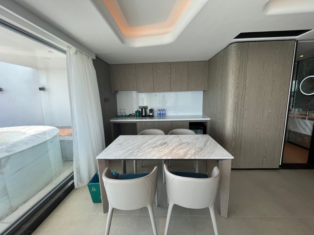 Deluxe Ocean-View Open Suite IMAX, Pearl River Garden 5*