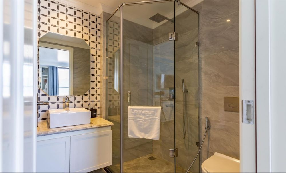 Deluxe City View, La Vague Hotel 3*