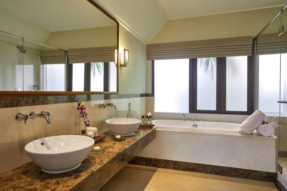 2 Bedroom Sunset Beachfront Suite with Pool, Taj Exotica Resort & Spa 5*