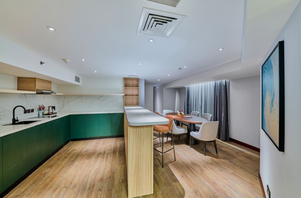 One bedroom Penthouse King Suite City View, Ramada Hotel & Suites By Wyndham Jbr (ex. Hawthorn Suites) 4*