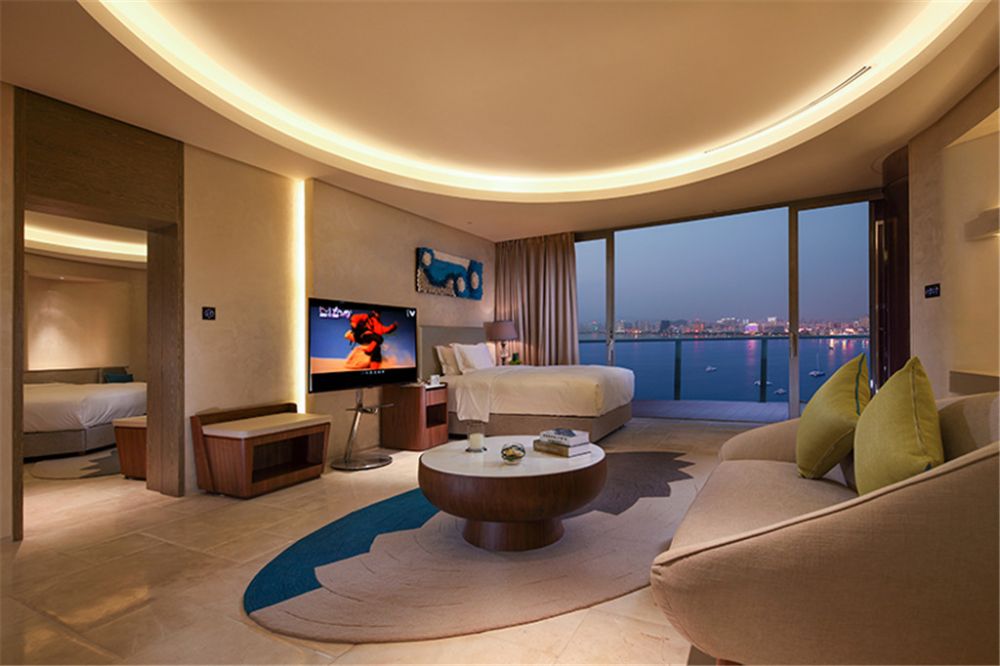 Panorama Ocean View Suit (Two King Beds Room), Phoenix Island Resort Sanya 5*