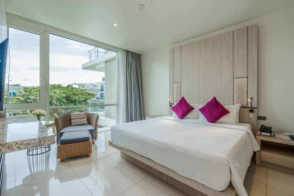Executive 1 Bedroom Family Suite (No/with Balcony), Splash Beach Resort Maikhao Phuket 5*