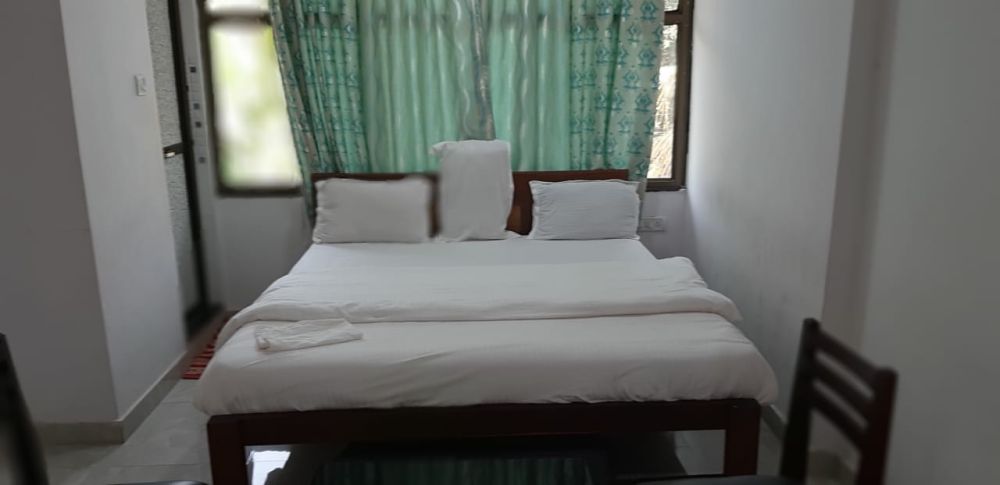 Standard AC, Celjoan Guest House 