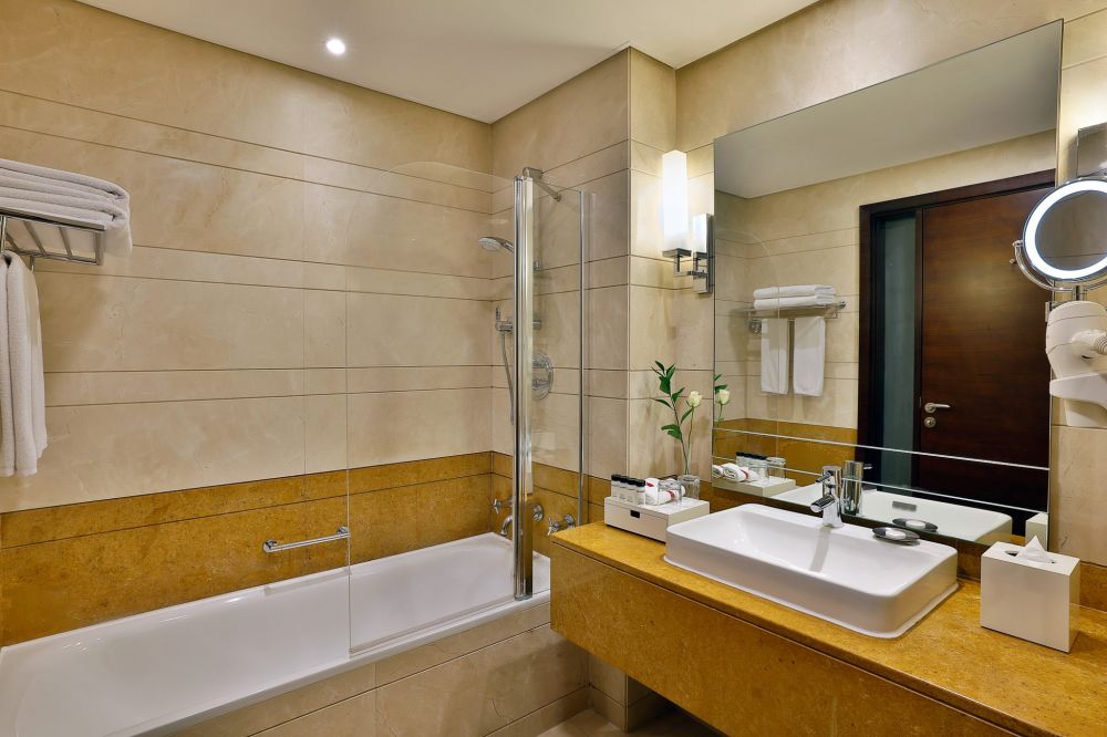 Deluxe Room, Grand Millennium Dubai 5*