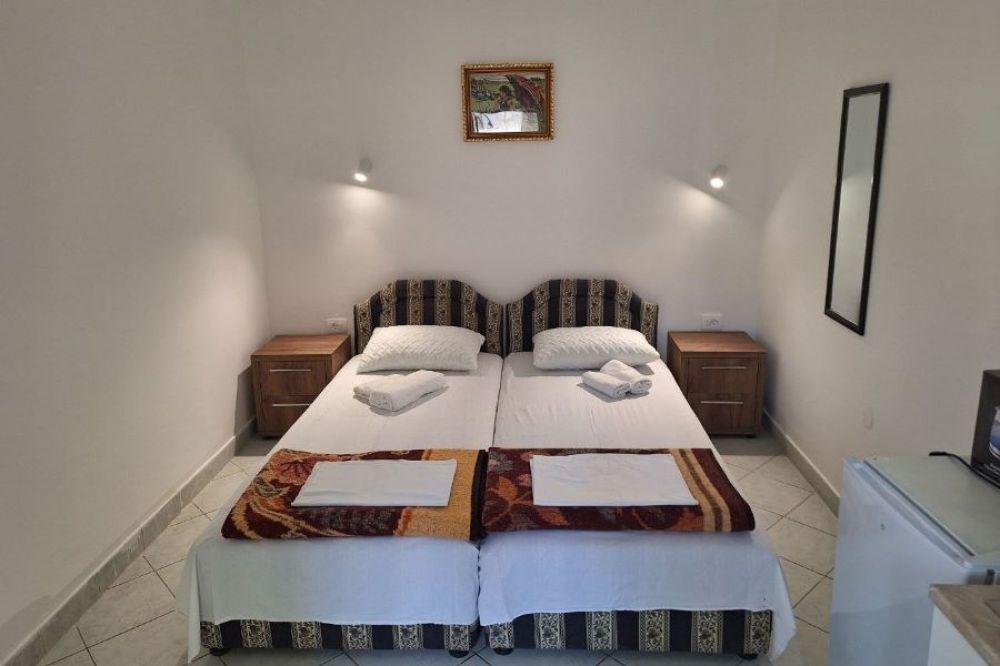 Studio 02 Ground Floor, Korac Rooms Villa 3*
