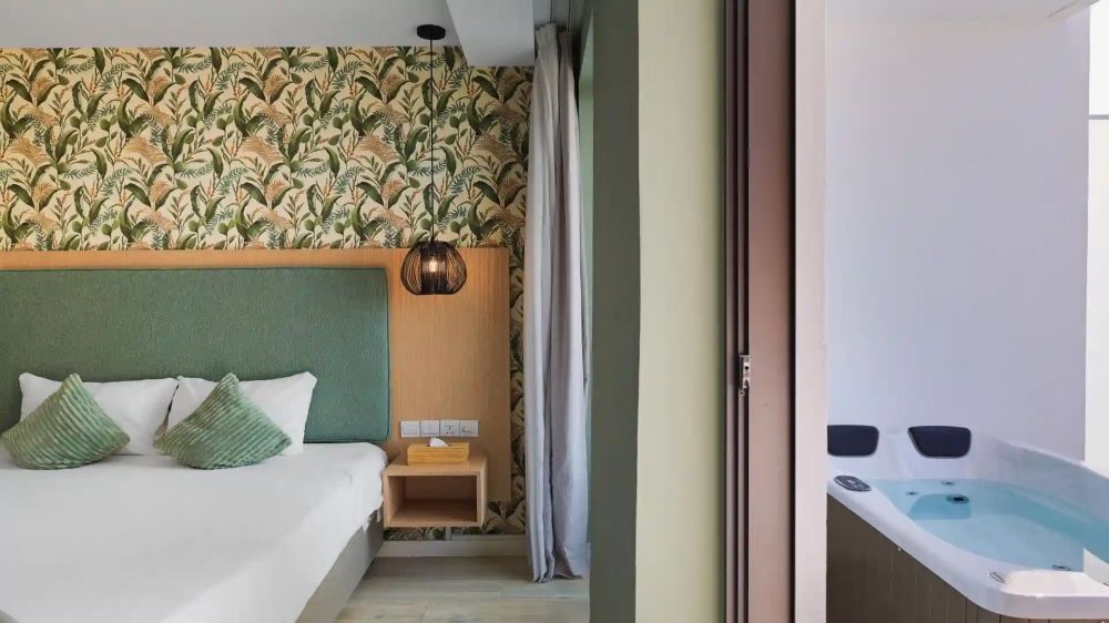 Superior Room SSV with Outdoor Hot Tub, Leonardo Crystal Cove Protaras (Adults Only 16+) 4*